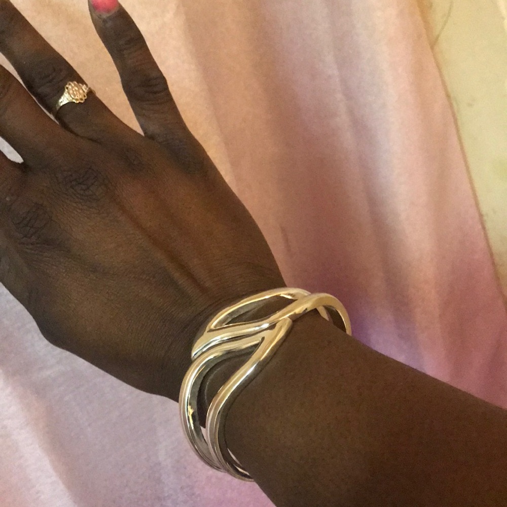 Silver colored bracelet
